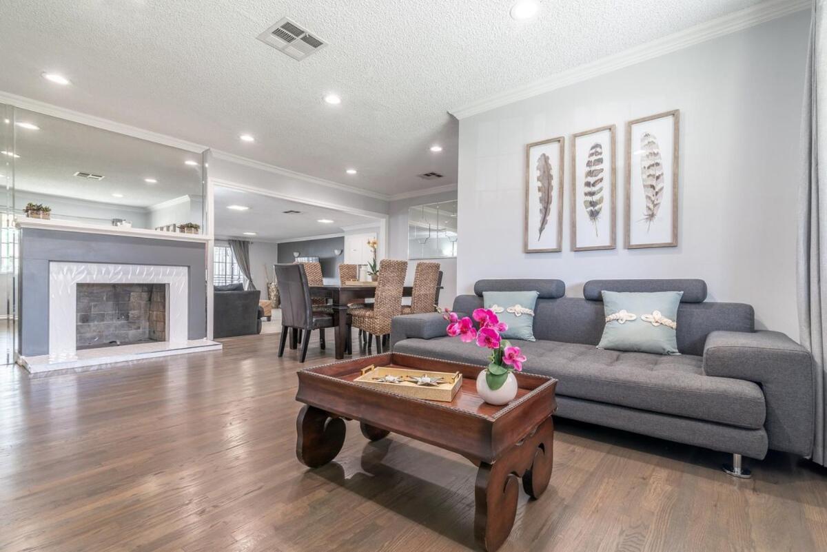 Holiday home Tranquil Poolside Oasis With Bbq And Serene Ambiance Los Angeles