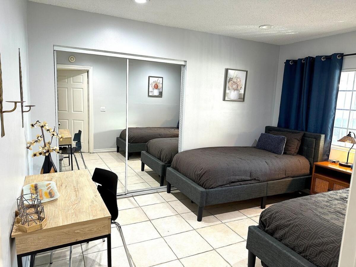 Hébergement de vacances Tranquil Poolside Oasis With Bbq And Serene Ambiance Los Angeles